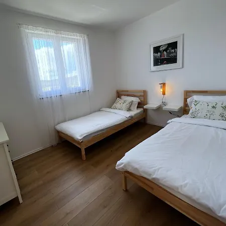 Velim - Stunning View & Heated Private Pool