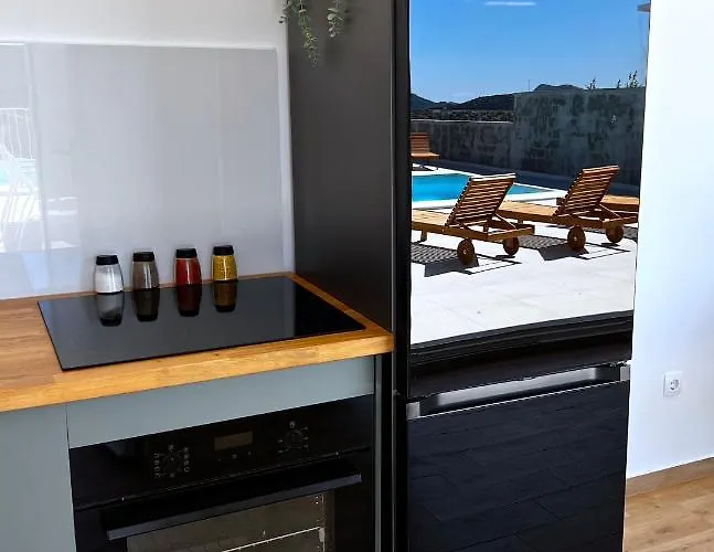 Velim - Stunning View & Heated Private Pool * Stankovci (Zadar)