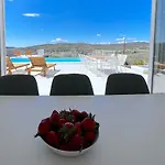 Velim - Stunning View & Heated Private Pool 别墅 *