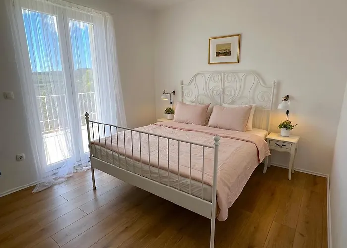 빌라 Velim - Stunning View & Heated Private Pool *